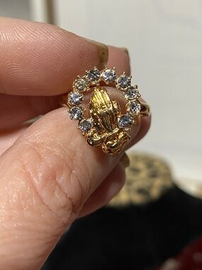 SETA Stamped Gold Tone Praying Hands Ring with Rhinestones - Women's Jewelry